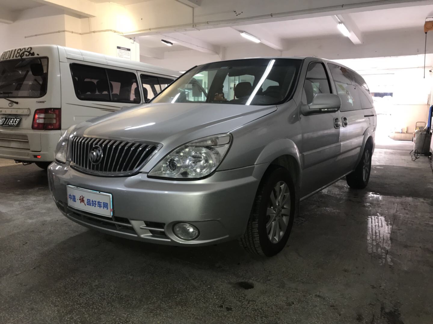 2011款 别克GL8 商务车 2.4L CT 舒适版