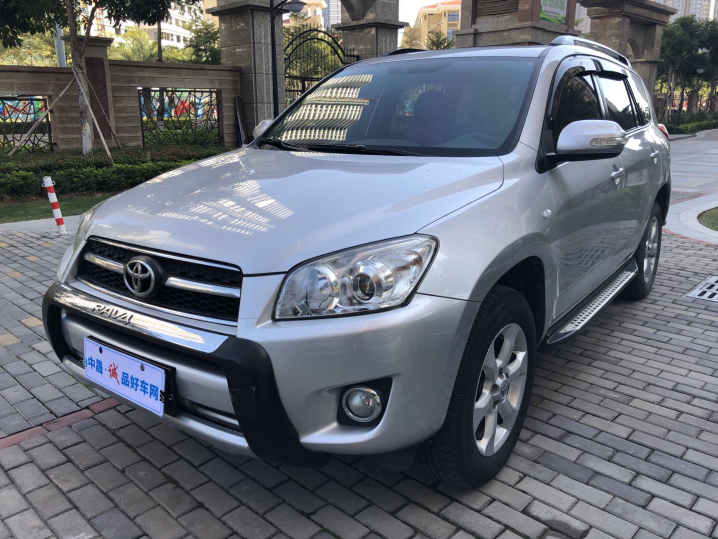 2011款 RAV4 2.0L 自动豪华版