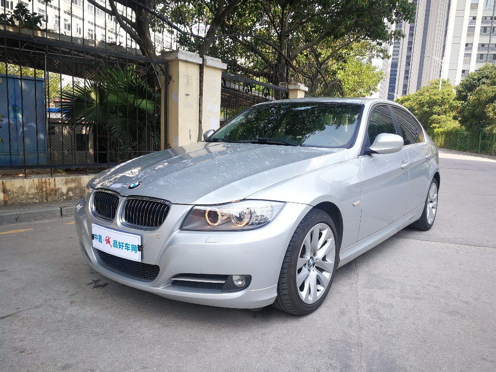 2012款 宝马3系 320i 豪华型