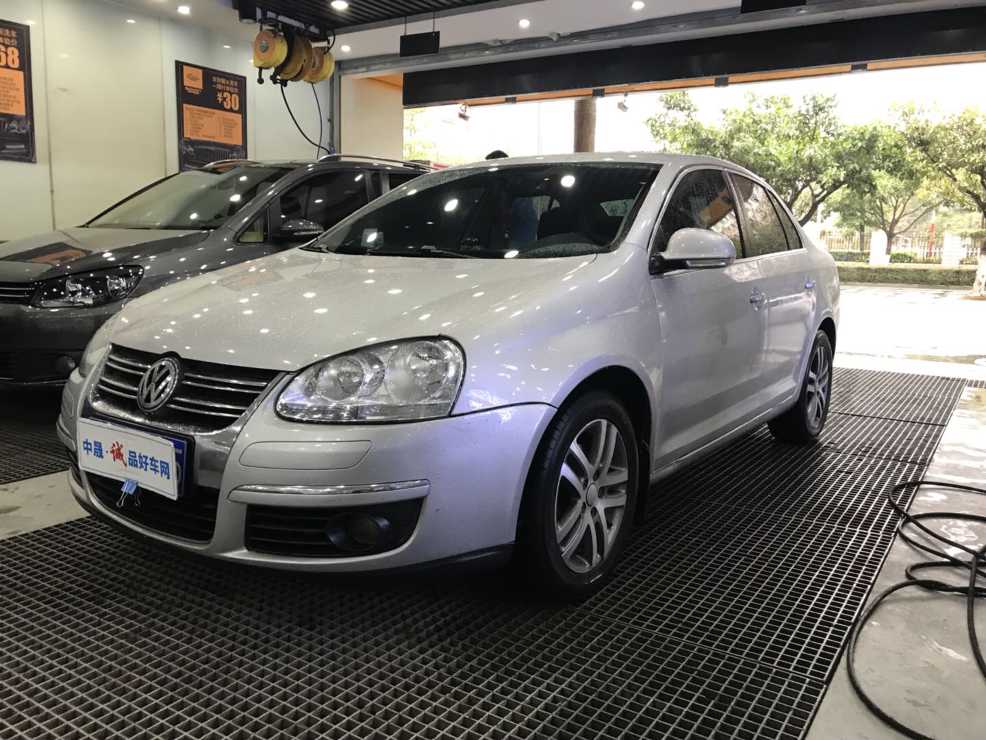 2009款 速腾 1.6L/2V 自动 舒适型